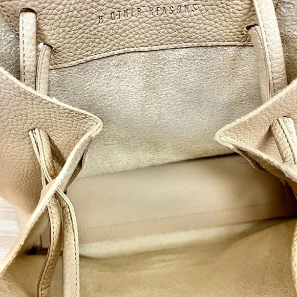 8 OTHER‎ REASONS Vegan Leather Slouchy Bucket Bag - Picture 10 of 10